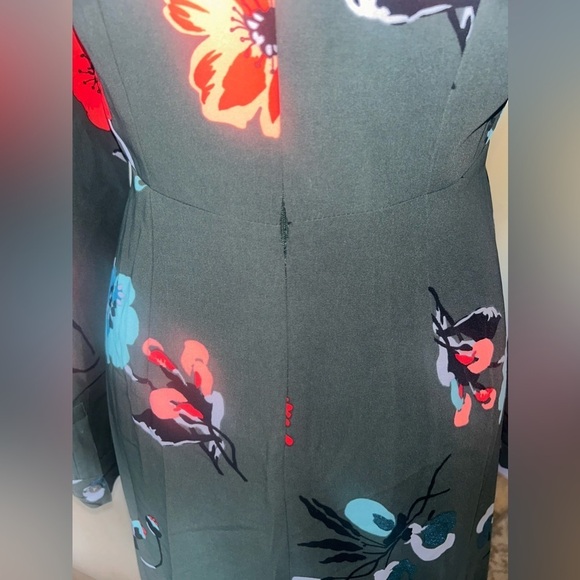 NWOT Loft Floral Ruffle Trim Shirtdress. Size: 0 Smart style - Picture 6 of 8